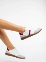 Дамски спортни обувки  бели с червено от екологична кожа Liliha