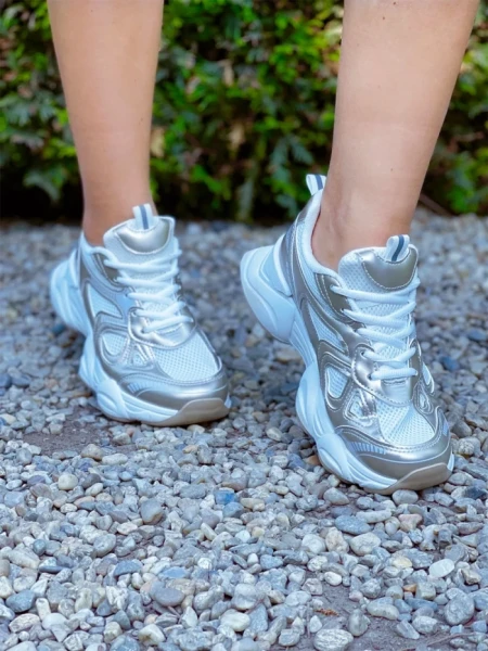 Дамски  спортни обувки златисти от екологична кожа и текстилен  материал Kiani