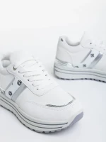 Дамски  спортни обувки бели от текстилен  материал  Loraina