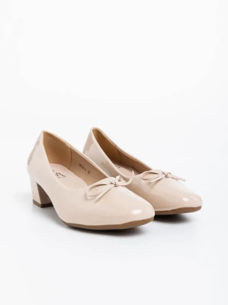 Дамски обувки с ток бежови от екологична кожа лачена  Natacha