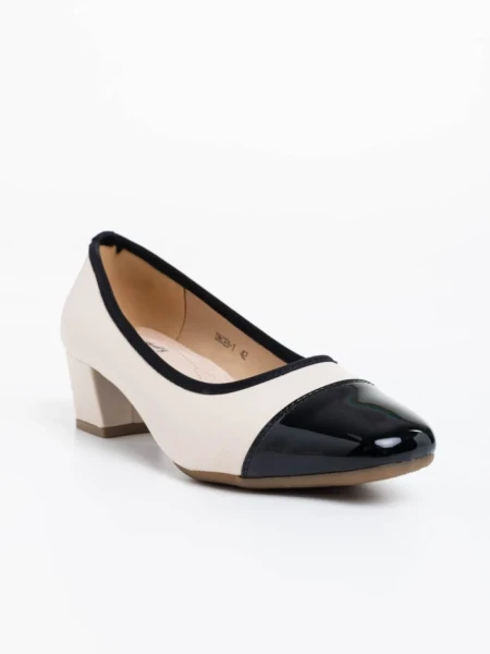 Дамски спортни обувки с ток бежови от екологична кожа Reine