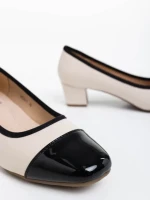 Дамски спортни обувки с ток бежови от екологична кожа Reine