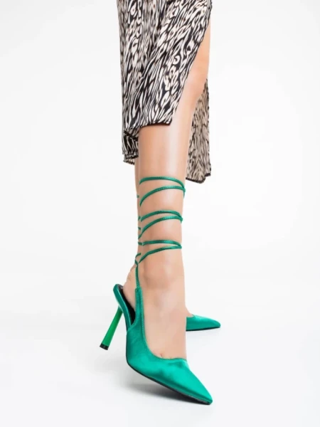 Дамски обувки с ток зелениот текстилен материал Idonea
