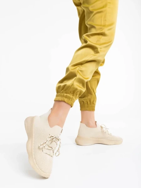 Дамски спортни обувки бежови  от текстилен материал Ramila