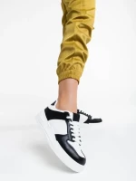 Дамски спортни обувки бели с черно от екологична кожа Rumeysa