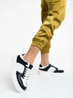 Дамски спортни обувки бели с черно от екологична кожа Rumeysa