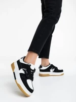 Дамски спортни обувки бели с черно от екологична кожа Rheia