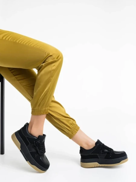 Дамски спортни обувки черни  от екологична кожа Rheia