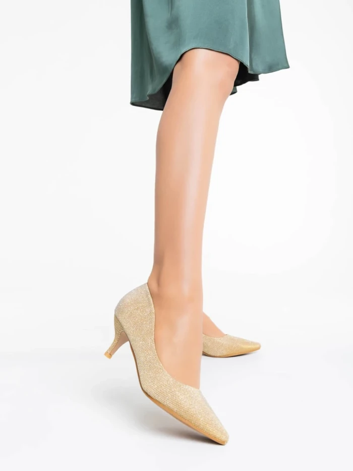 Дамски обувки с ток златисти от текстилен материал Desma
