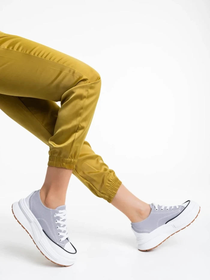 Дамски тенис обувки сиви от текстилен материал Daina