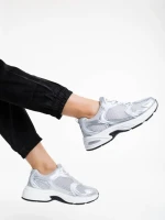 Дамски спортни обувки сребристи от текстилен материал Dunya