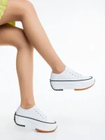 Дамски кецове бели от текстилен материал Lanaya