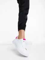 Дамски спортни обувки бели с циклама от екологична кожа Rasine