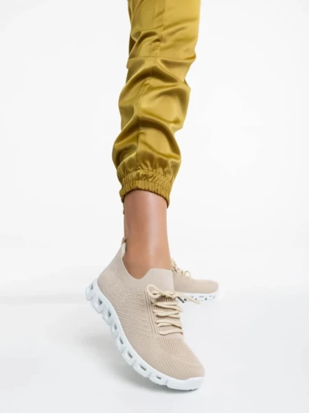 Дамски спортни обувки бежови от текстилен материал Romeesa