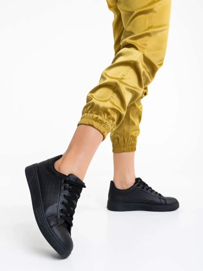 Дамски спортни обувки черни от екологична кожа Rasine