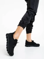 Дамски спортни обувки черни от текстилен материал Romeesa