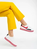 Дамски спортни обувки бели с червено от екологична кожа Gratiela