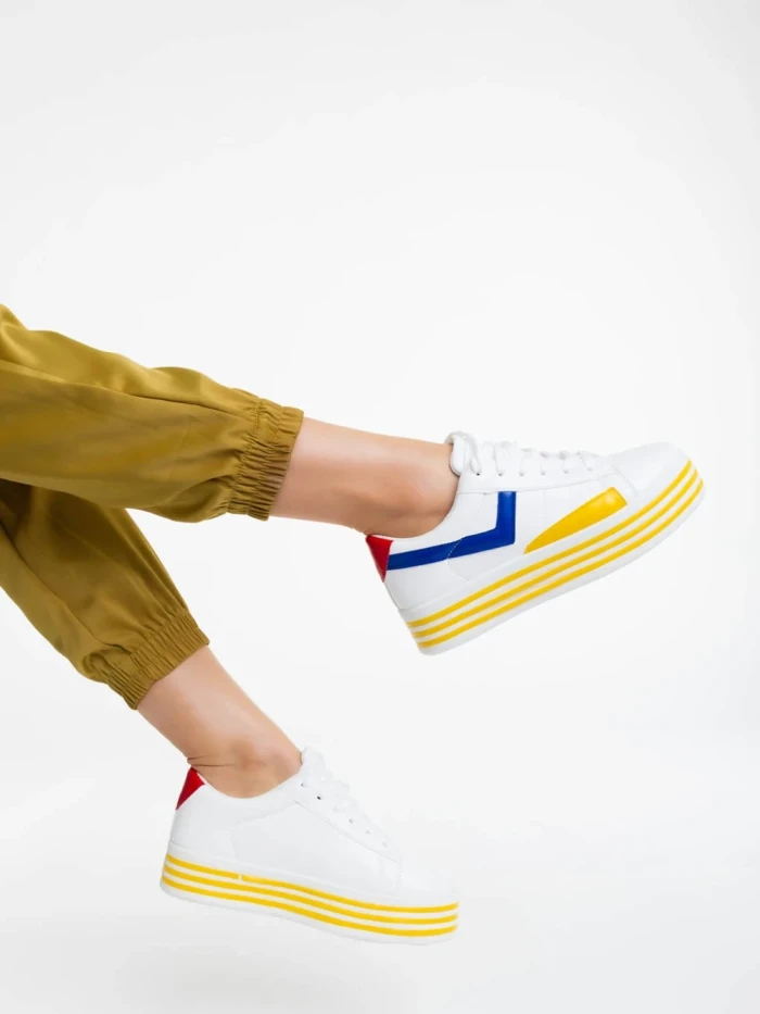 Дамски спортни обувки бели с жълто от екологична кожа Gratiela