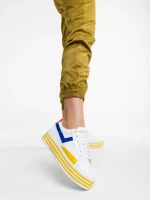 Дамски спортни обувки бели с жълто от екологична кожа Gratiela