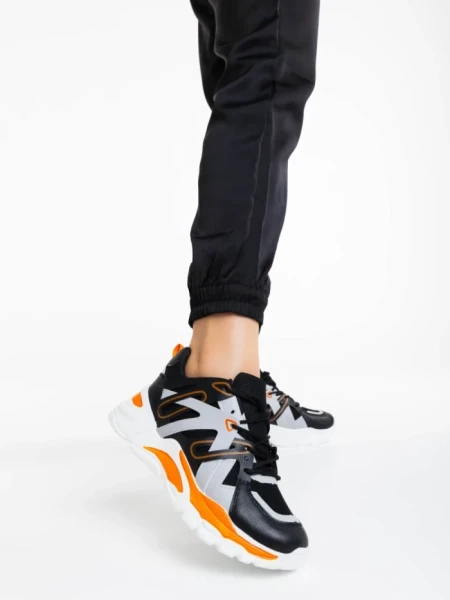 Дамски спортни обувки черни от екологична кожа и текстилен материал Gapo