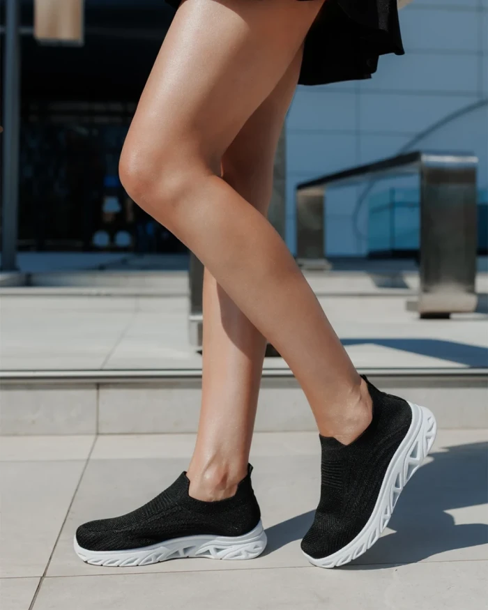 Дамски спортни обувки черни от текстилен материал Iazmin