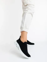 Дамски спортни обувки черни от текстилен материал Iazmin