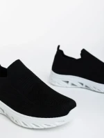 Дамски спортни обувки черни от текстилен материал Iazmin