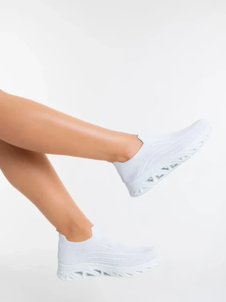 Дамски спортни обувки бели от текстилен материал Iazmin