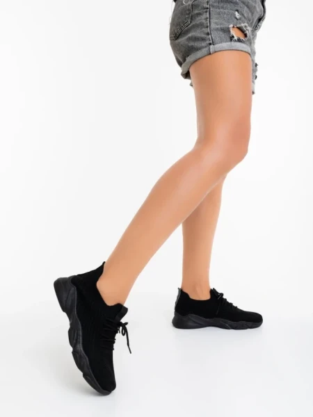 Дамски спортни обувки черни от текстилен материал Jaylah