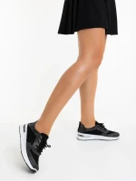 Дамски спортни обувки черни от текстилен материал Kurika