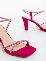 Дамски сандали с ток циклама от текстилен материал Delenia