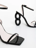 Дамски сандали черни от лачена екологична кожа Valeta