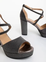 Дамски сандали с ток черни от текстилен материал Elinta
