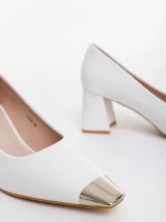 Дамски обувки с ток бели от екологична кожа Carimar