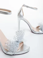 Дамски сандали с ток сребристи от лачена екологична кожа Nyana