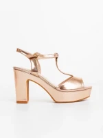 Дамски сандали с ток цвят шампанско от лачена екологична кожа Irisara