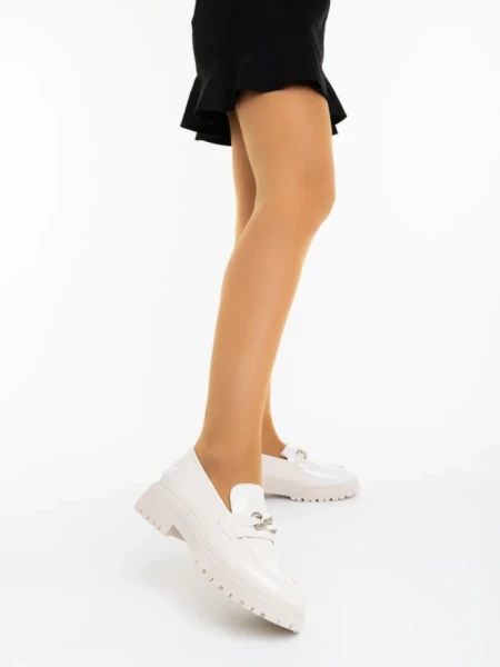 Дамски мокасини бежови от екологична лачена кожа Sardor