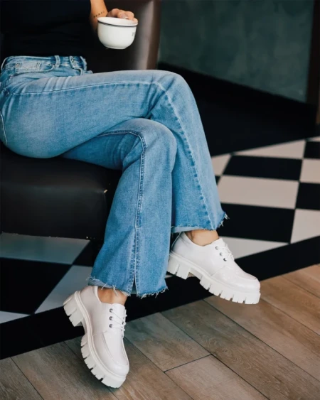 Дамски мокасини бежови от екологична лачена кожа Honami