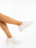 Дамски мокасини бежови от екологична лачена кожа Honami