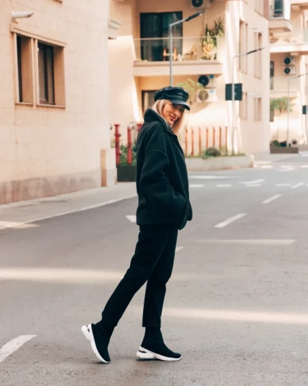 Дамски спортни обувки черни от текстилен материал Verlana