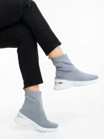 Дамски спортни обувки сиви от текстилен материал Verlana