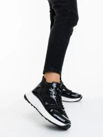 Дамски спортни обувки черни от текстилен и синтетичен материал Varava