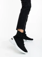 Дамски спортни обувки черни от текстилен материал Mariposa