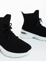 Дамски спортни обувки черни от текстилен материал Mariposa