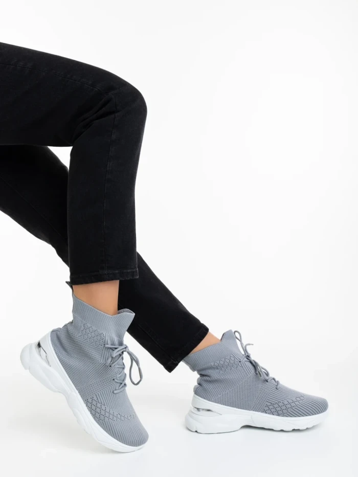 Дамски спортни обувки сиви от текстилен материал Mariposa