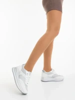 Дамски спортни обувки бели от екологична кожа и текстилен материал Ylumi