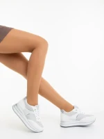 Дамски спортни обувки бели от екологична кожа и текстилен материал Ylumi