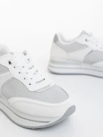 Дамски спортни обувки бели от екологична кожа и текстилен материал Ylumi