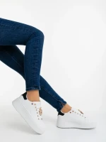 Дамски спортни обувки черни от екологична кожа Amazera