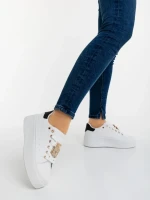 Дамски спортни обувки черни от екологична кожа Amazera